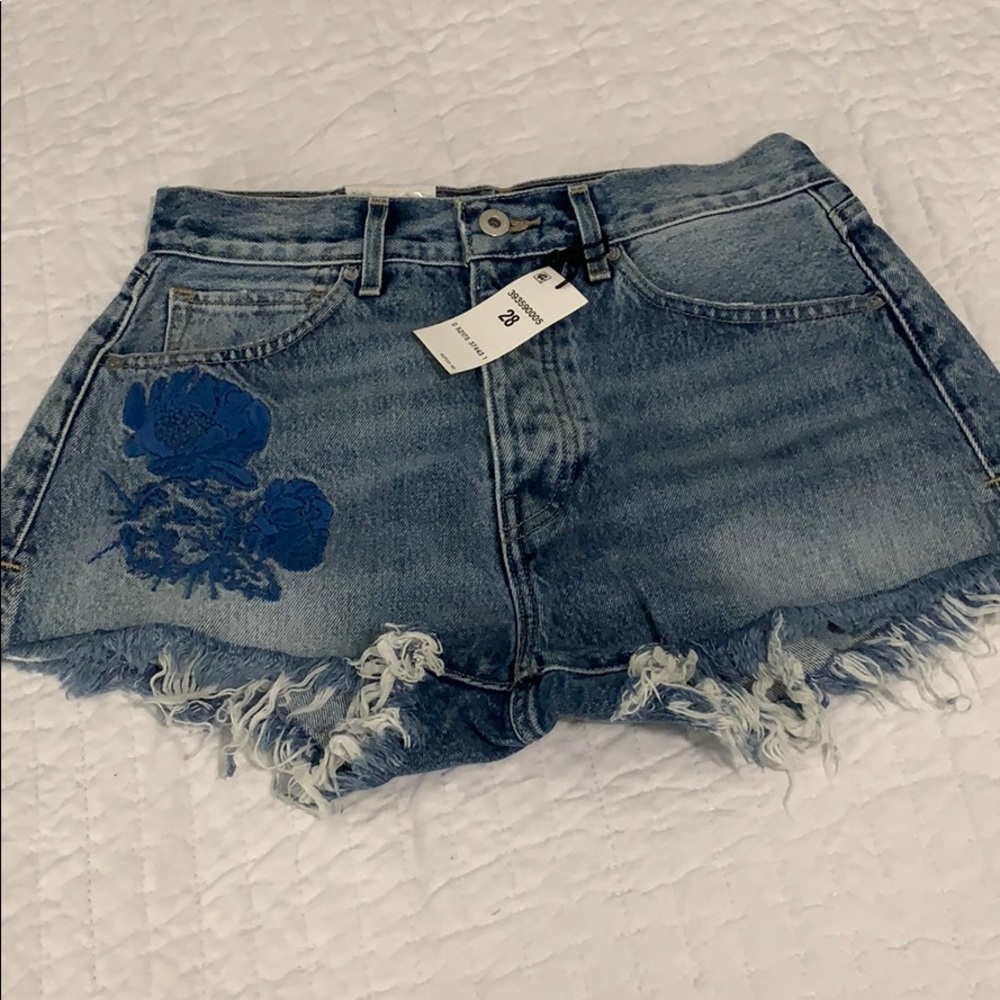 Levi’s Denim high rise shorts with blue flower